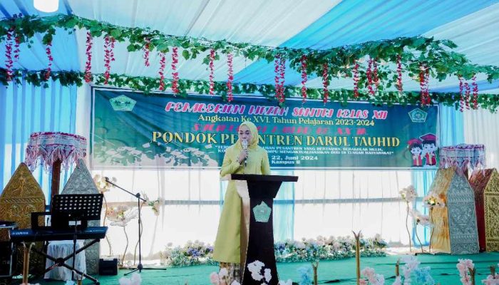 Ini Pesan Emiko Saat Menghadiri Pemberian Ijazah Santri Ponpes Darul Tauhid Selayo