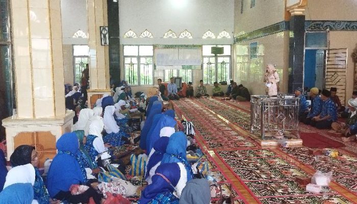 Hadiri Kegiatan BKMT Se-Kabupaten Solok, Emiko Sampaikan Niatnya Maju di Pilkada