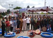 Bupati Solok, Epyardi Asda, Serahkan Bantuan Alsintan Pompa Air untuk Kelompok Tani se-Kabupaten Solok