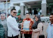 Bupati Solok Epyardi Asda Serahkan Bantuan Alsintan untuk Kelompok Tani se-Kabupaten Solok