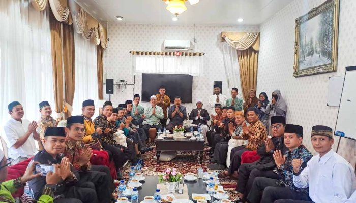Bupati Epyardi Asda Sambut Kedatangan Forum Komunikasi Pondok Pesantren Se-Kabupaten Solok