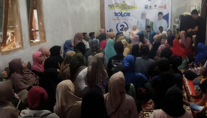 “Bersemi”, Paslon Emiko-Irwan Afriadi Jadi Rebutan Emak-emak di Koto Baru