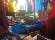 Blusukan ke Pasar Muaro Paneh, Emiko Kebanjiran Dukungan, Epyardi Diteriakin ‘Gubernur’