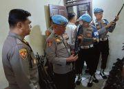 Polres Solok Lakukan Pengecekan Rutin Senjata Api untuk Keamanan dan Ketertiban