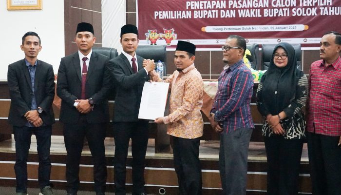 KPU Kabupaten Solok Tetapkan Jon Firman Pandu – H. Candra Sebagai Bupati dan Wakil Bupati Terpilih 2024-2029