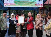 Kanwil Kemenkumham Sumbar Serahkan Sertifikat KIK Sidakah Limau dan Bajodan di Kabupaten Solok