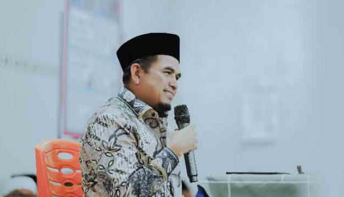 Wakil Bupati Solok Berikan Bantuan Rp15 Juta Saat Safari Ramadhan di Musholla A’la MTI Paninggahan