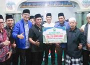 Bupati Solok Pimpin TSR dan Serahkan Bantuan Pembangunan Masjid Jami’ Taqwa Nagari Kinari