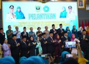Ny. Yosta Defina dan Ny. Rafnelly Marlon dikukuhkan jadi Ketua TP PKK dan Dekranasda Dharmasraya