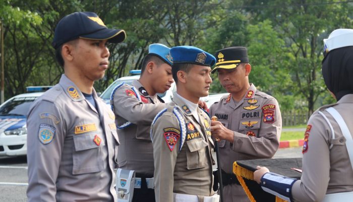 AKBP Muari Pimpin Apel Gelar Pasukan Operasi Ketupat Singgalang 2025 Polres Solok