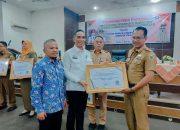 Kabupaten Solok Raih Nilai Tertinggi Pelayanan Publik se-Sumbar, Ombudsman RI Serahkan Piagam Penghargaan