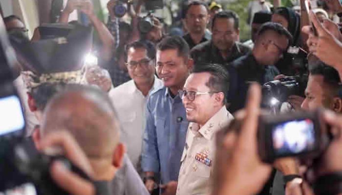 Bupati Solok Sambut Kedatangan Menteri PUPR dan Anggota DPR RI di Bandara Internasional Minangkabau