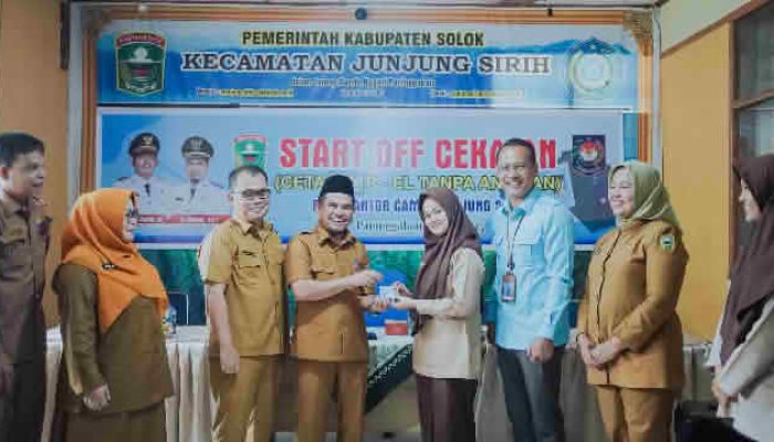 Wakil Bupati Solok Resmikan “Start of Cekatan” Cetak KTP-El Tanpa Antrian di Junjung Sirih