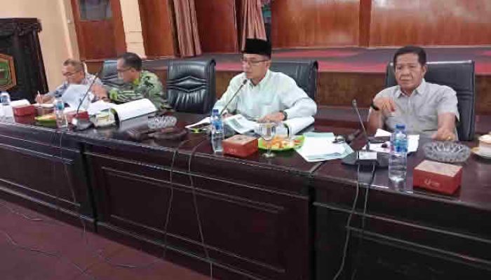 Rapat Sampai Tengah Malam, DPRD Kabupaten Solok Komitmen Tuntaskan Ranperda RTRW