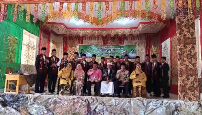 Haru dan Nasehat Bermakna Warnai Perpisahan Kelas 12 Ponpes Darussalam Aur Duri