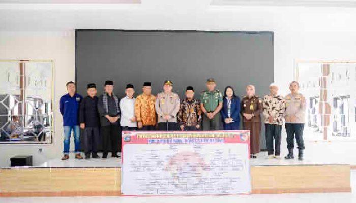 Wujudkan Pemerintahan Bersih, Pemkab dan Polres Solok Teken Komitmen Bersama Zona Integritas Menuju WBK dan WBBM 2025