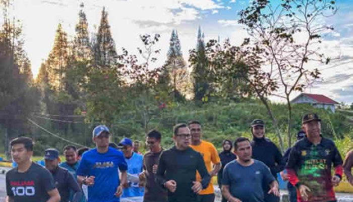 Wakil Menteri Dalam Negeri Kagumi Keindahan Danau Diatas, Dorong Investasi Pariwisata di Kabupaten Solok