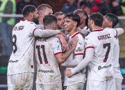 AC Milan Bangkit Dramatis, Kalahkan Genoa 2-1 di Tengah Hujan Deras