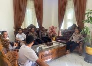 Kapolres Dharmasraya Kunjungi Ketua Pemuda Tarandam, Ajak Warga Bantu Cari Pelaku Pembunuhan Anak Tiri