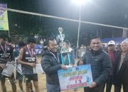 Ketua PBVSI Kabupaten Solok Efdizal Resmi Tutup Open Turnamen Voli IPPK CUP 2 di Sariak Alahan Tigo