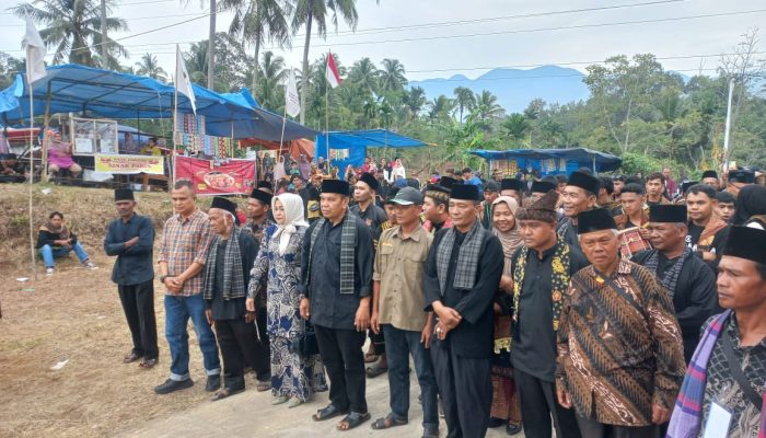 Sanggar Saikek Sakabek Arek Gelar Penampilan Seni Spektakuler di Sawah Taluak, Cupak