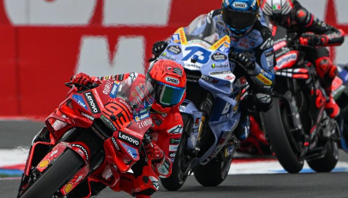 Marc Marquez Dominasi MotoGP Belanda 2025, Alex Marquez Cedera