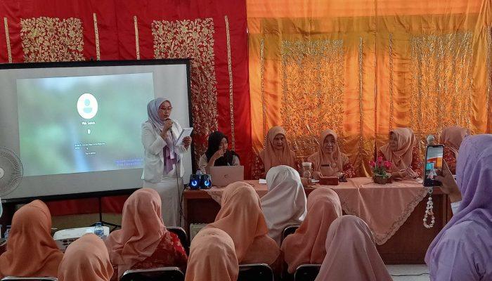 Owner Rumah Cantik L’oase, Merry Satwika, Jadi Narasumber dalam Pertemuan Bulanan Dharma Wanita Persatuan Kota Solok