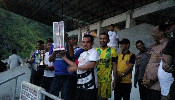 Bumi Markisah Berpesta! Pemkab Solok Robohkan Tuan Rumah & Angkat Piala