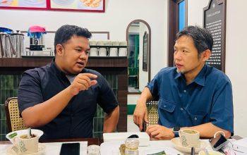 Putra Sariak Alahan Tigo Berbincang Santai dan Bertukar Gagasan dengan Akademisi Jepang