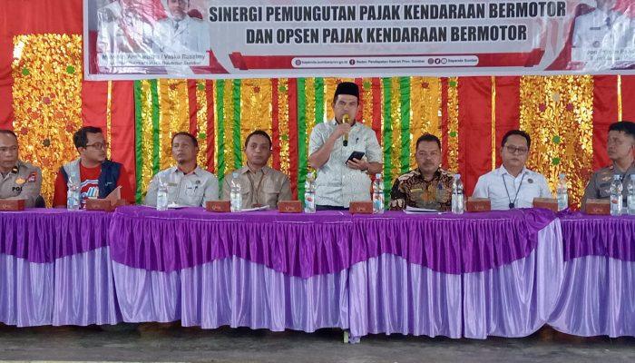 Wabup Solok H. Candra Berikan Motivasi kepada Peserta Sosialisasi Pajak Kendaraan Bermotor di X Koto Di Atas