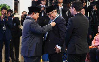 Presiden Prabowo Anugerahkan Tanda Jasa dan Kehormatan kepada 141 Tokoh Nasional