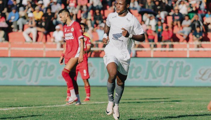 Bruno Gomes Cetak Gol, Abu Kamara Balas: Gagalnya Semen Padang Amankan Kemenangan di Padang