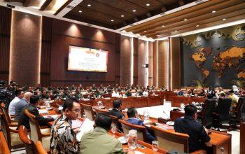 Wakil Panglima TNI Hadiri Rapat Kerja Bersama Komisi I DPR RI