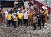 Bupati Solok dan Wakil Ketua Komisi VI DPR RI Tinjau Progres Pembangunan Jalan Nasional di Air Dingin