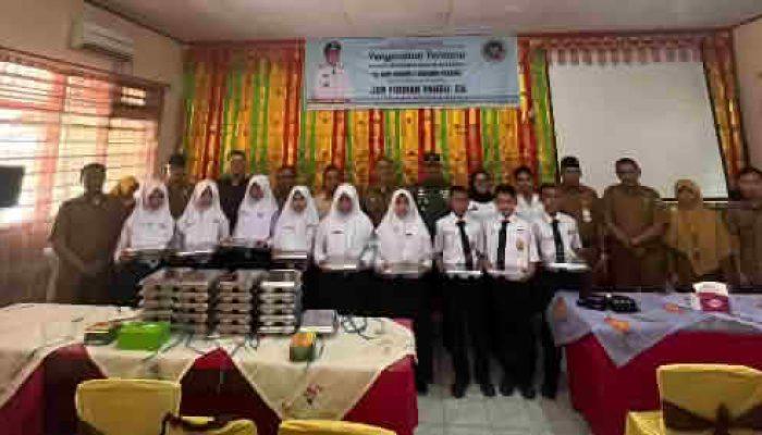 Penyerahan Perdana MBG di SMP Negeri 2 Gunung Talang