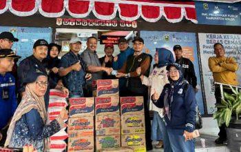 NasDem Peduli Sambangi Posko Bencana di Koto Baru, Serahkan Bantuan untuk Korban Banjir Bandang