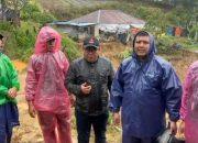 Ketua Fraksi Gerindra Hafni Hafiz Bergerak Cepat Selamatkan Warga di Tengah Badai dan Longsor Alahan Panjang