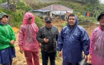 Ketua Fraksi Gerindra Hafni Hafiz Bergerak Cepat Selamatkan Warga di Tengah Badai dan Longsor Alahan Panjang