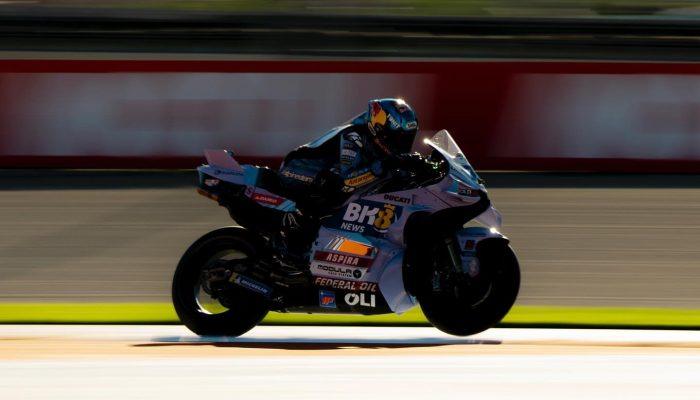 Álex Márquez Kuasai Sprint MotoGP Portugal 2025, Drama Akhir Pekan Panas di Portimão