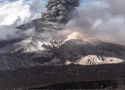 Erupsi Gunung Semeru, Awan Panas Meluncur Hingga Gladak Perak, Jembatan Vital Lumajang Tertutup Abu
