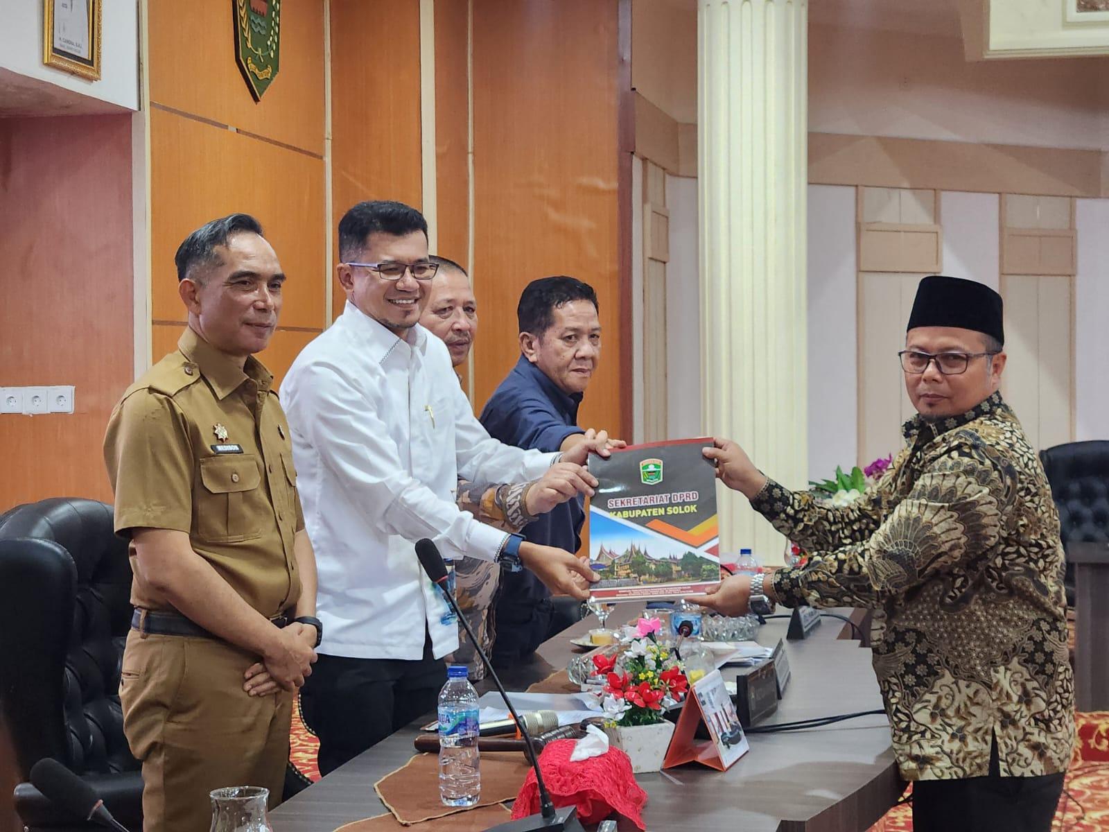 DPRD Kabupaten Solok Tutup Tahun 2025 dengan Tiga Rapat Paripurna sekaligus