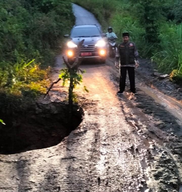 Dua Legislator Asal Sariak Alahan Tigo Soroti Kerusakan Jalan dan Jembatan Amblas