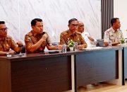 Gercep Pemerintah kabupaten Solok Sekda Medison pimpin rapat Percepat Penyusunan RKB untuk Penanganan Bencana Hidrometeorologi di 9 Kecamatan