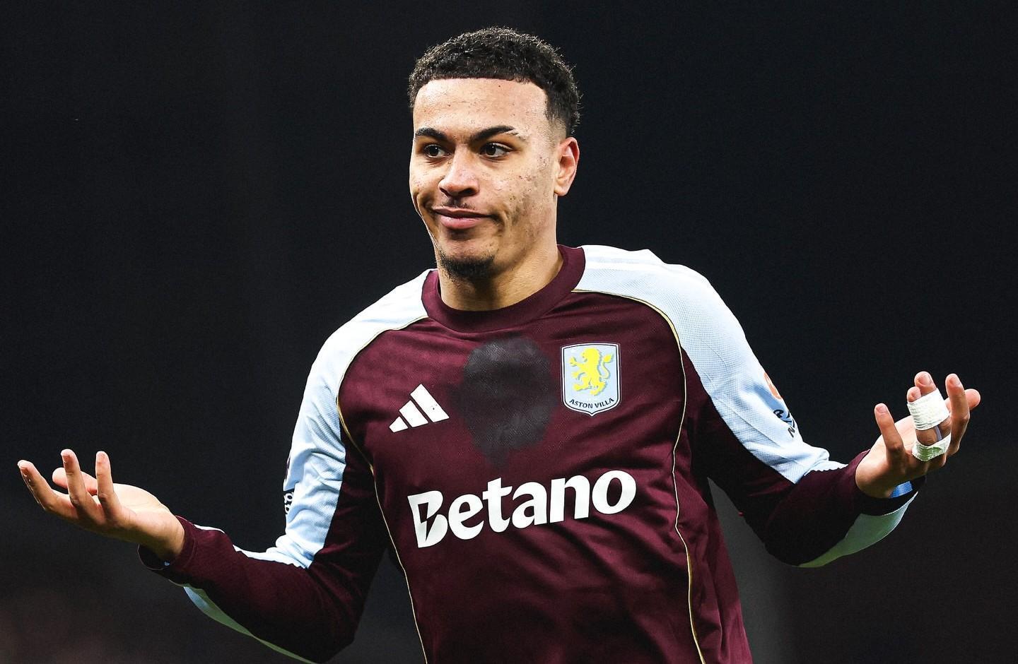 MU Tumbang di Villa Park, Gagal ke 4 Besar