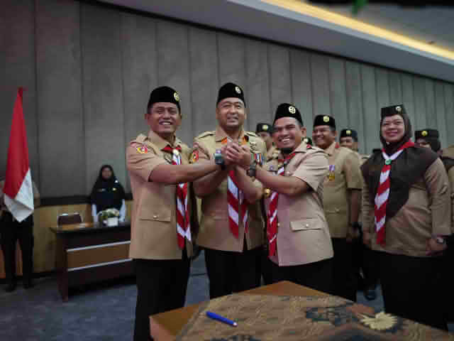 Bupati dan Wakil Bupati Solok Resmi Dilantik Sebagai Ketua Mabicab dan Ketua Kwarcab 0302 Gerakan Pramuka Kabupaten Solok Masa Bakti 2025–2030