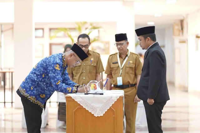 Ricky Carnova Resmi Jabat Kadis Perdagangan, Koperasi dan UKM Kota Solok