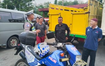 Satlantas Dharmasraya Patroli SPBU, Cegah Antrean Truk Picu Kemacetan