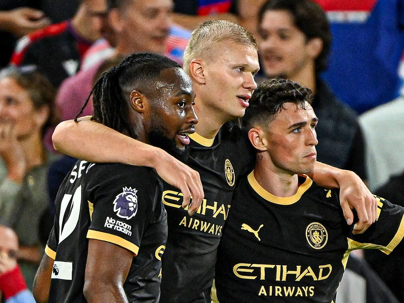 Cherki Menggila, Haaland Ikut Pesta! Manchester City Hancurkan Crystal Palace 4-1