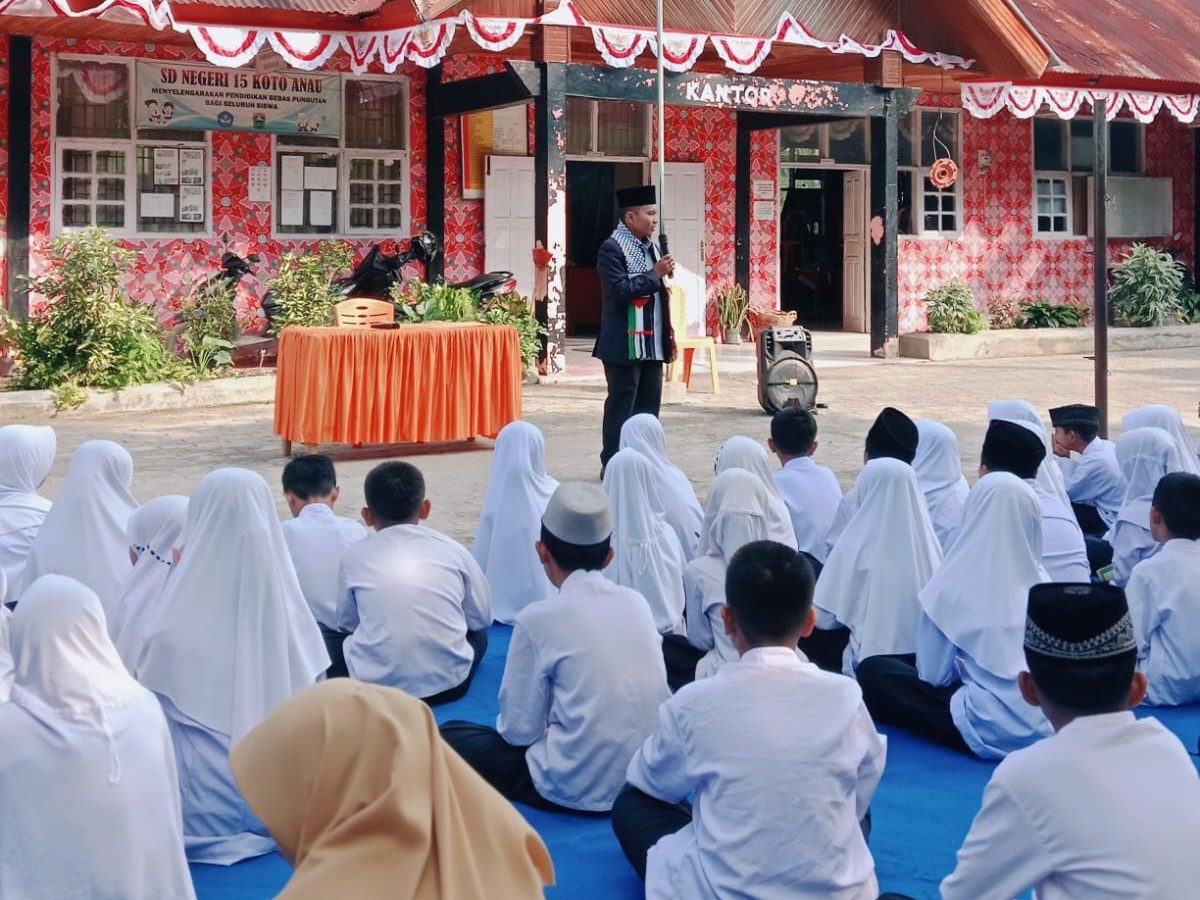 Peringatan Maulid Nabi Muhammad SAW di SDN 15 Koto Anau, Ustadz Wawan Syafriandi Ajak Siswa Lakukan 5 Perubahan