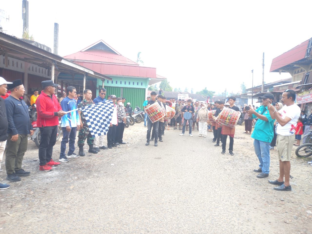 Pawai Budaya HUT RI ke-81 Meriahkan Sikabau, Tradisi dan Kreativitas Warga Tampil Bersama